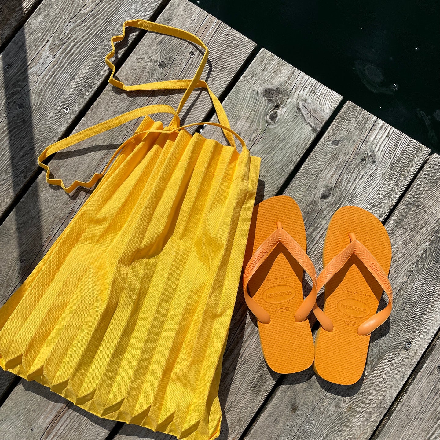 Esme - Yellow