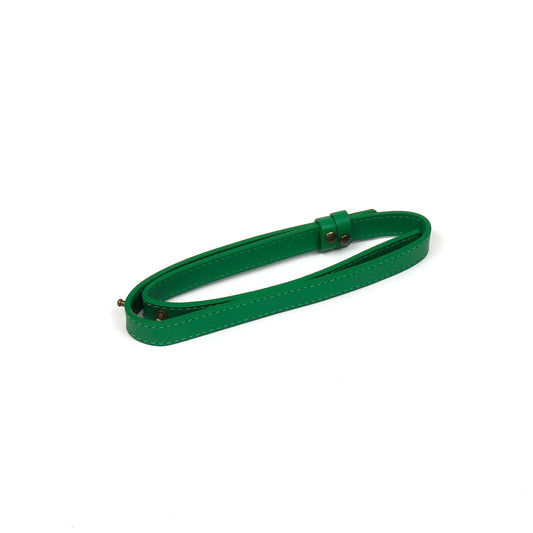Green strap for woven shopper