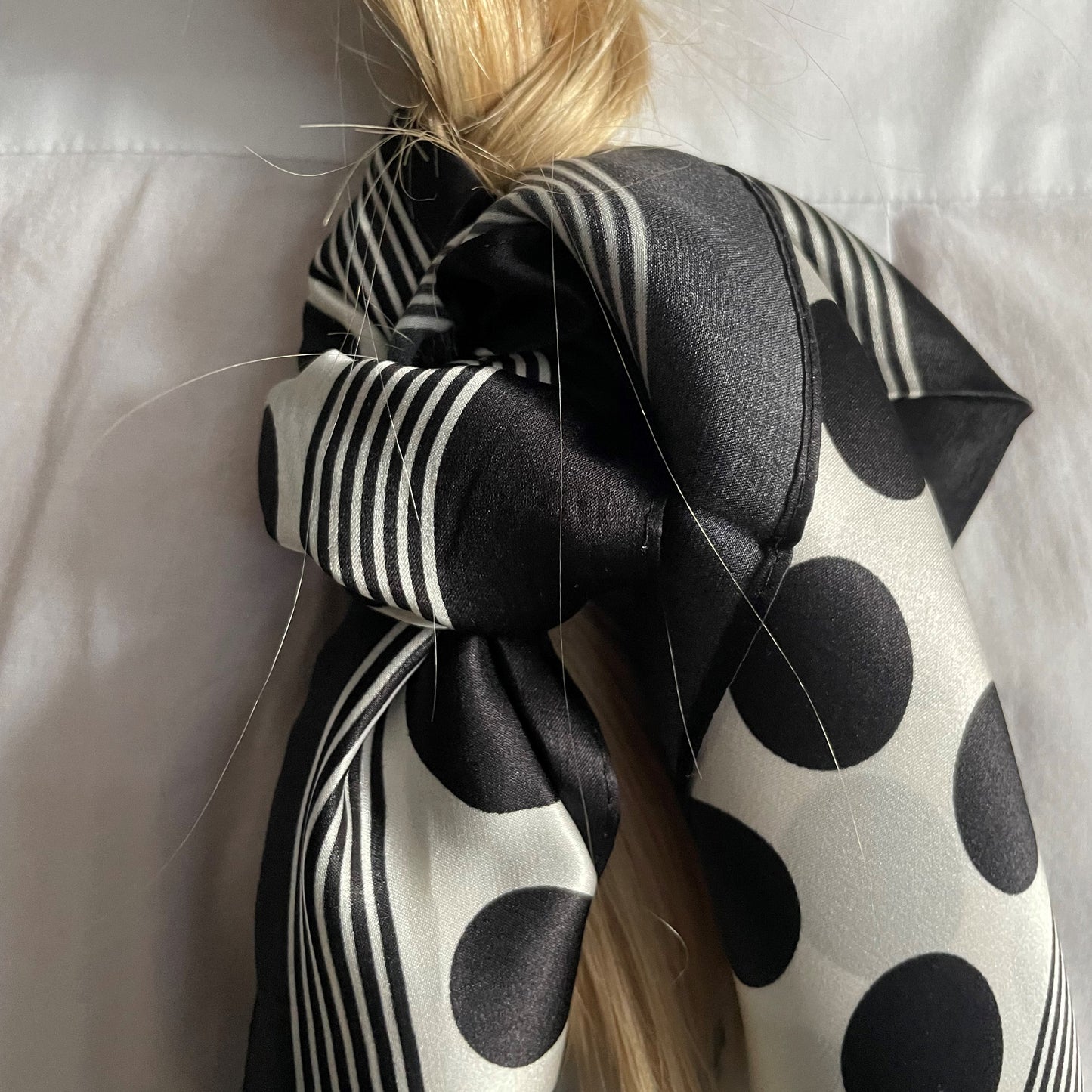 Silk scarf - White/Black